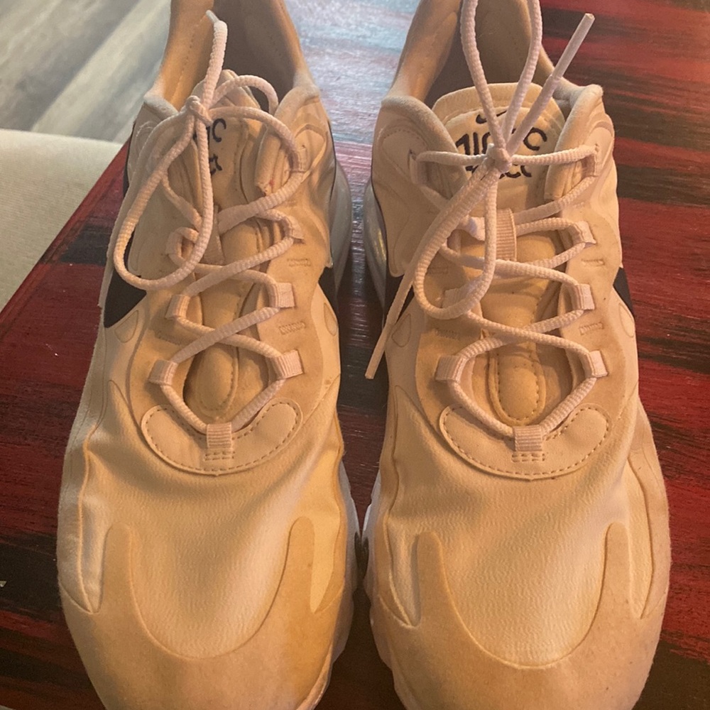 Nike 270